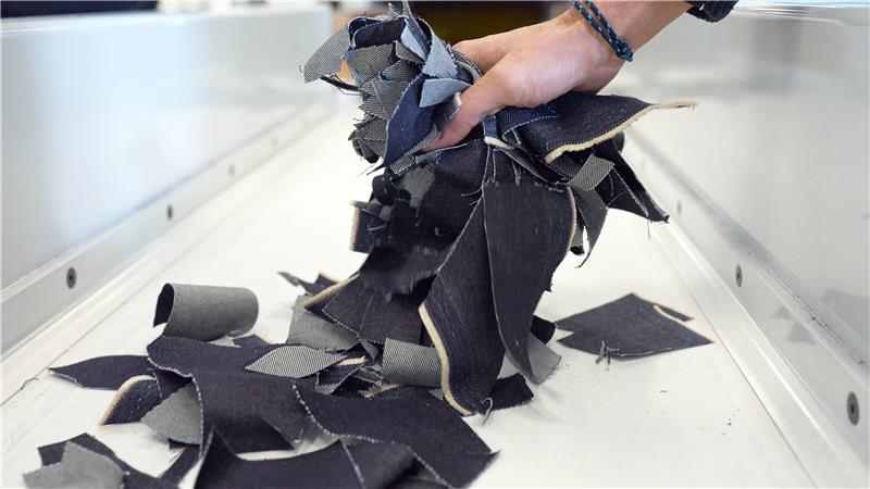 Cut textile pieces before tearing process © 2025 ANDRITZ