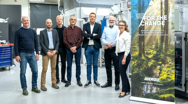 ANDRITZ and PulPac team members, from left to right: Ted Guidotti (Material Specialist, PulPac), Romain Mayon (Project Manager, ANDRITZ Perfojet), Felix Sjostrand (R&D Product Specialist, PulPac), Pascal Benassi (Technical Director, ANDRITZ Perfojet), Roberto Della Rovere (General Manager Operations & Technology, ANDRITZ Diatec), Peter Schnell (Sales Director, ANDRITZ Dan-Web), Tünde Deák (Platform Owner, PulPac) © 2024 Andritz