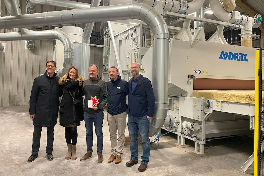 Team in front of ANDRITZ neXline. From left to right: Alexandre Butté, ANDRITZ; Sophie Bretillon Charrier, Revibat; Nicolas Brousse, Revibat; Alexis Gautier, ANDRITZ; Jörg Eberle, Schott & Meissner, in front of the ANDRITZ neXline airlay system at the opening ceremony © 2025 Andritz