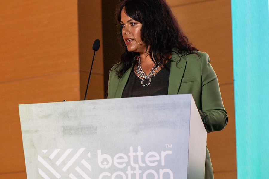 Photo credit: Better Cotton/Evronas. Location: ?zmir, Türkiye, 2025. Description: Eva Benavidez Clayton, Senior Director of Demand and Engagement at Better Cotton, speaking at the Better Cotton Conference 2025. Photo credit: Better Cotton/Evronas. Location: ?zmir, Türkiye, 2025. Description: Eva Benavidez Clayton, Senior Director of Demand and Engagement at Better Cotton, speaking at the Better Cotton Conference 2025.
