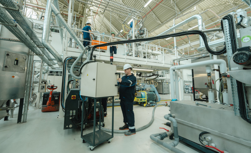 A production line for CARBIOS Active is already up and running at CARBIOS headquarters in Clermont-Ferrand, France, which can produce 2,500 tons/year of CARBIOS Active (required for the equivalent of 50,000 tons/year of enzyme-embedded PLA). © 2025 CARBIOS