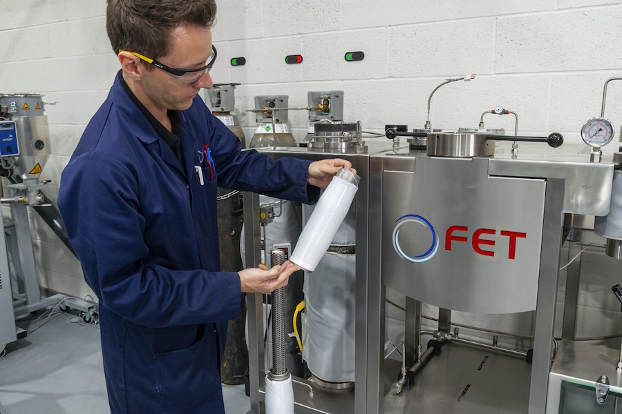 FET’s closed-loop supercritical CO2 system can achieve more than 95% solvent recovery without loss of performance. © 2025 FET FET’s closed-loop supercritical CO2 system can achieve more than 95% solvent recovery without loss of performance. © 2025 FET