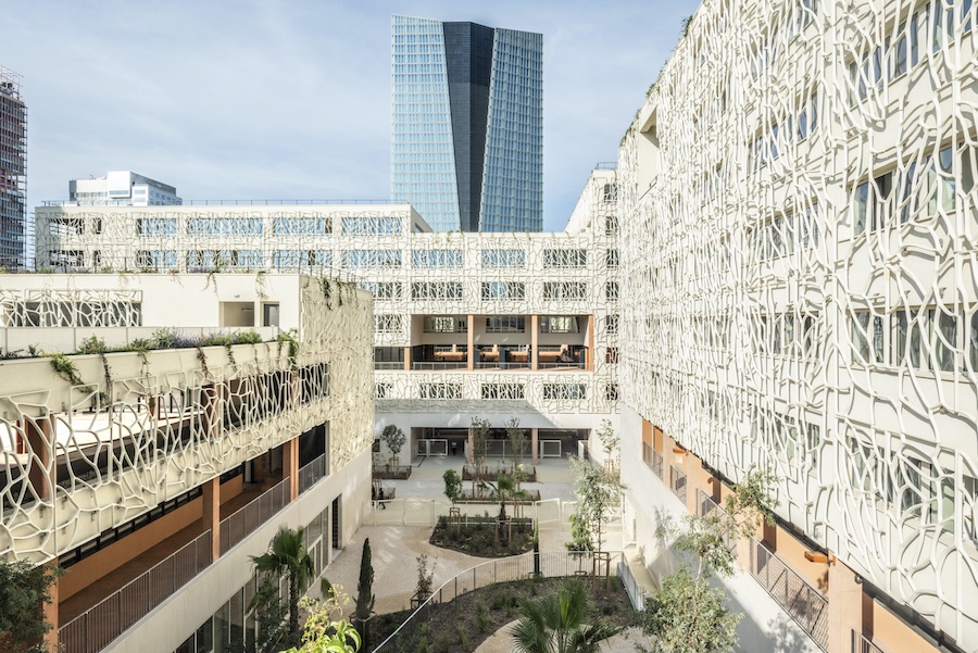 The façade of the new Cité Scolaire Internationale Jacques Chirac in Marseille is clad with 880 panels © 2025 Lisa Ricciotti