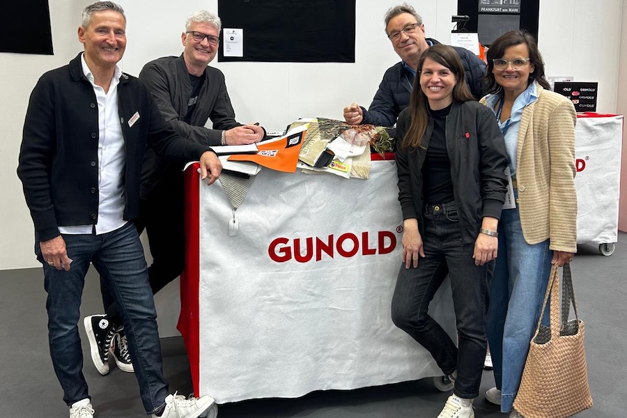 A visit from the IACDE association to the Gunold stand during Texprocess 2026 (Reiner Knochel) © 2026 GUNOLD
