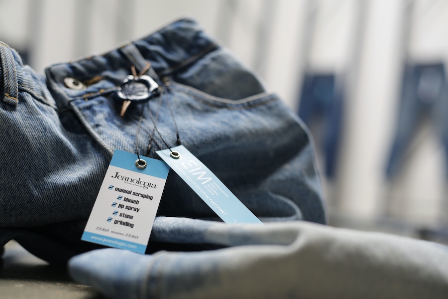 EIM (Environmental Impact Measuring platform) label on jeans © 2026 Jeanologia