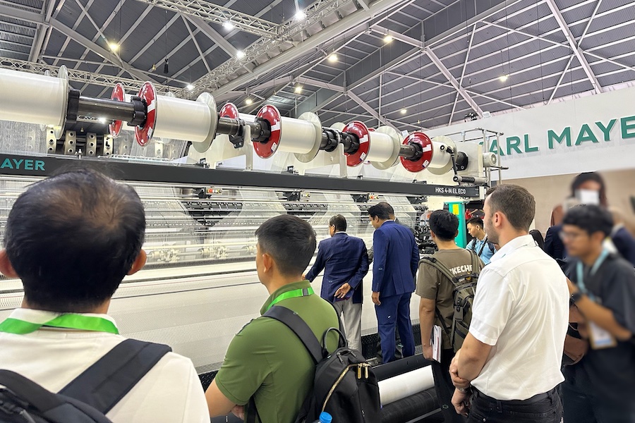 HKS 4 M EL ECO at ITMA ASIA © 2025 KARL MAYER