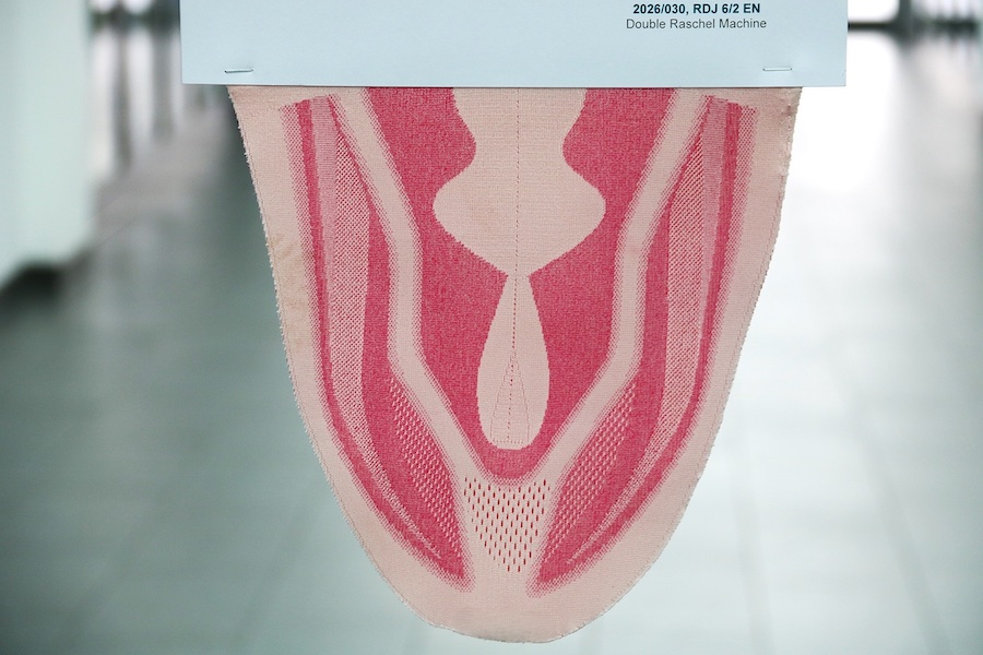 Shoe upper © 2026 KARL MAYER