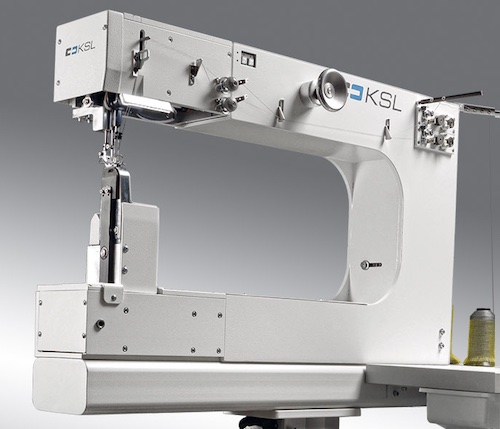 KSL KL 627  is a chainstitch post-bed machine with a very small post for an easy handling of voluminous fabrics. An exceptionally high seam quality for decorative and topstitching work in the visible area characterises the machine. It effortlessly processes material thicknesses of up to 5 mm  © PFAFF INDUSTRIAL