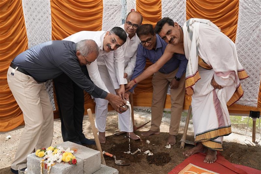 With the Bhoomi Puja ceremony, Stäubli officially begins the journey toward its new manufacturing facility in Bangalore, India. (Left to right: Krishnaswamy Aravind, Bhat Gurupad, Roy Rajiv, Kotyal Dayanand, Seetharamaiah Paneesha) © 2025 Stäubli With the Bhoomi Puja ceremony, Stäubli officially begins the journey toward its new manufacturing facility in Bangalore, India. (Left to right: Krishnaswamy Aravind, Bhat Gurupad, Roy Rajiv, Kotyal Dayanand, Seetharamaiah Paneesha) © 2025 Stäubli