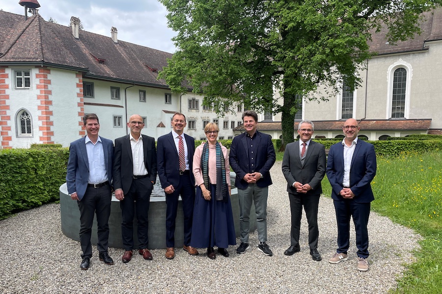 The board of the Swiss Textile Machinery Association (left to right): Ralph von Arx, Andreas Conzelmann, Davide Maccabruni, Cornelia Buchwalder (Secretary General), André Imhof, Beat Meienberger, Martin Zürcher © 2025 Swissmem The board of the Swiss Textile Machinery Association (left to right): Ralph von Arx, Andreas Conzelmann, Davide Maccabruni, Cornelia Buchwalder (Secretary General), André Imhof, Beat Meienberger, Martin Zürcher © 2025 Swissmem