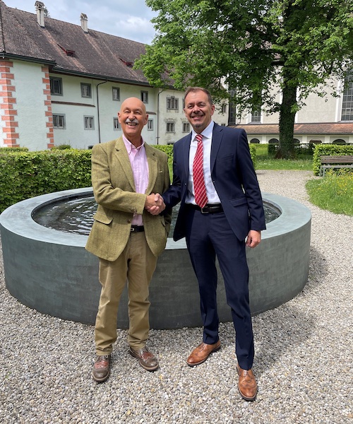 Former president Ernesto Maurer and newly elected president Davide Maccabruni © 2025 Swissmem Former president Ernesto Maurer and newly elected president Davide Maccabruni © 2025 Swissmem