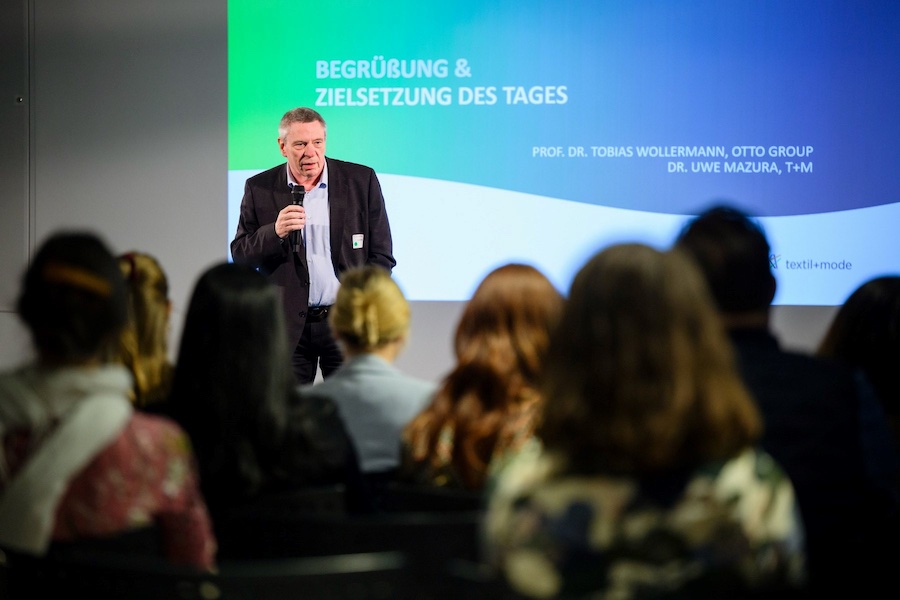 Dr Uwe Mazura, CEO of the German Textile and Fashion Association, speaking at the event © 2025 Gesamtverband textile mode Foto: Gregor Fischer - Fotografie Dr Uwe Mazura, CEO of the German Textile and Fashion Association, speaking at the event © 2025 Gesamtverband textile mode Foto: Gregor Fischer - Fotografie