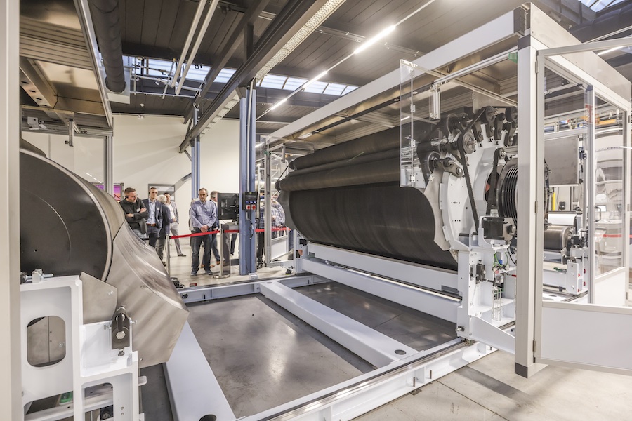 NCT-X and NC-X nonwoven cards are mounted on rails, which accelerates cleaning and maintenance – unlocking vast improvements in productivity. © 2025 Trützschler NCT-X and NC-X nonwoven cards are mounted on rails, which accelerates cleaning and maintenance – unlocking vast improvements in productivity. © 2025 Trützschler
