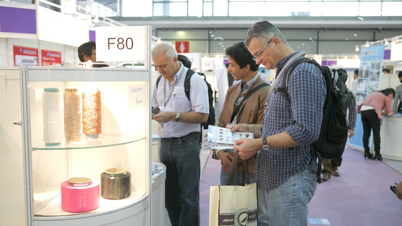 Buyers at Yarn Expo  © 2024 Messe Frankfurt