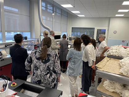 In the testing laboratory © 2023 Bremen Cotton Exchange In the testing laboratory © 2023 Bremen Cotton Exchange