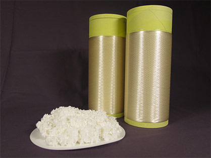 Hanfzellstoff und die daraus hergestellten Cellulosefilamente nach dem HighPerCell®-Verfahren. Foto: DITF