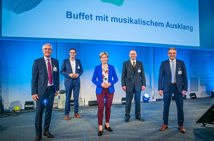 Celebrating 100 years of successful research: Professor Götz T. Gresser, DITF Board of Directors, Ralf Barth, Mayor of Denkendorf, Minister of Economic Affairs Dr. Nicole Hoffmeister-Kraut, MdL, Professor Michael R. Buchmeiser, DITF Chairman, Peter Steiger, DITF Board of Directors (from left). Photo: DITF Celebrating 100 years of successful research: Professor Götz T. Gresser, DITF Board of Directors, Ralf Barth, Mayor of Denkendorf, Minister of Economic Affairs Dr. Nicole Hoffmeister-Kraut, MdL, Professor Michael R. Buchmeiser, DITF Chairman, Peter Steiger, DITF Board of Directors (from left). Photo: DITF