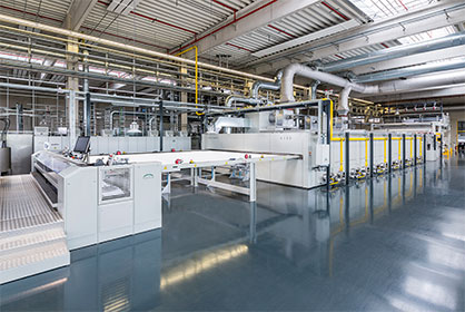The new six-chamber Montex unit is combined with a washing machine to guarantee the purity of the substrates. (c) 2020 Monforts The new six-chamber Montex unit is combined with a washing machine to guarantee the purity of the substrates. (c) 2020 Monforts