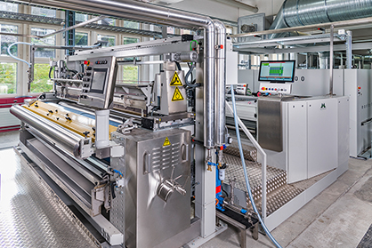The Montex 8500 XXL stenter system for the production of technical fabrics in widths of up to 6.8 metres. © 2022 Monforts