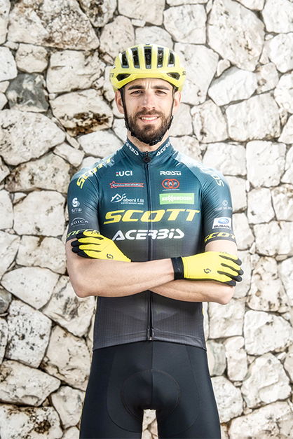 The Scott Racing Team sustainable uniform for 2022, in partnership with Sitip, Rosti and ROICA™ by Asahi Kasei © 2022  ROICA™ / Asahi Kasei
