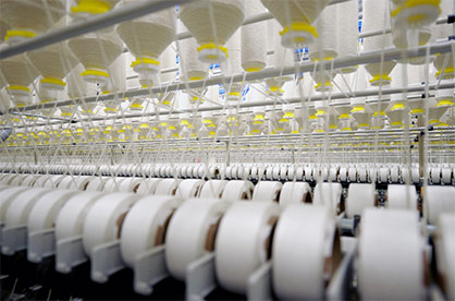 Spinning dual- or triple-core yarn on a ring spinning machine © 2021 SSM Spinning dual- or triple-core yarn on a ring spinning machine © 2021 SSM