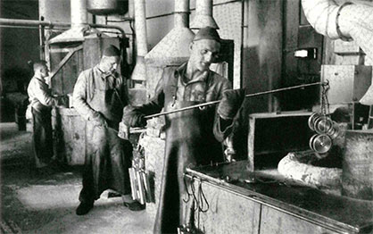 1945: Hardening processes at steel plant in the early days of the association. (c) 2020 Swisstex Textile Machinery