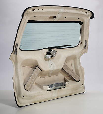 The 3D-Lighttrans tailgate created for the Fiat 500L (front). (c) 2018 Vandewiele The 3D-Lighttrans tailgate created for the Fiat 500L (front). (c) 2018 Vandewiele